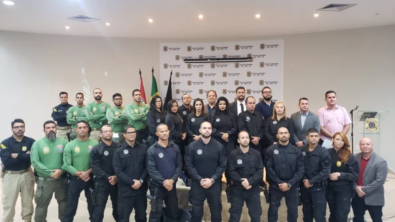 Agente ou escrivao pcal: Agentes operacionais em treinamento tático de campo da PCAL
