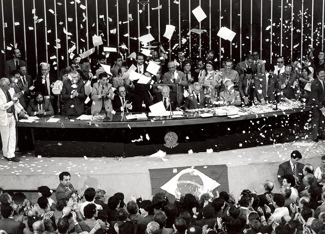 Promulgação da Constituição de 1988 e obrigatoriedade do concurso público