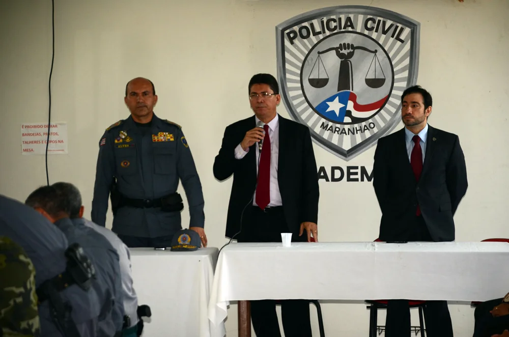 Reuniao institucional sobre a reestruturacao e criacao do cargo unificado de Oficial Investigador no Maranhao