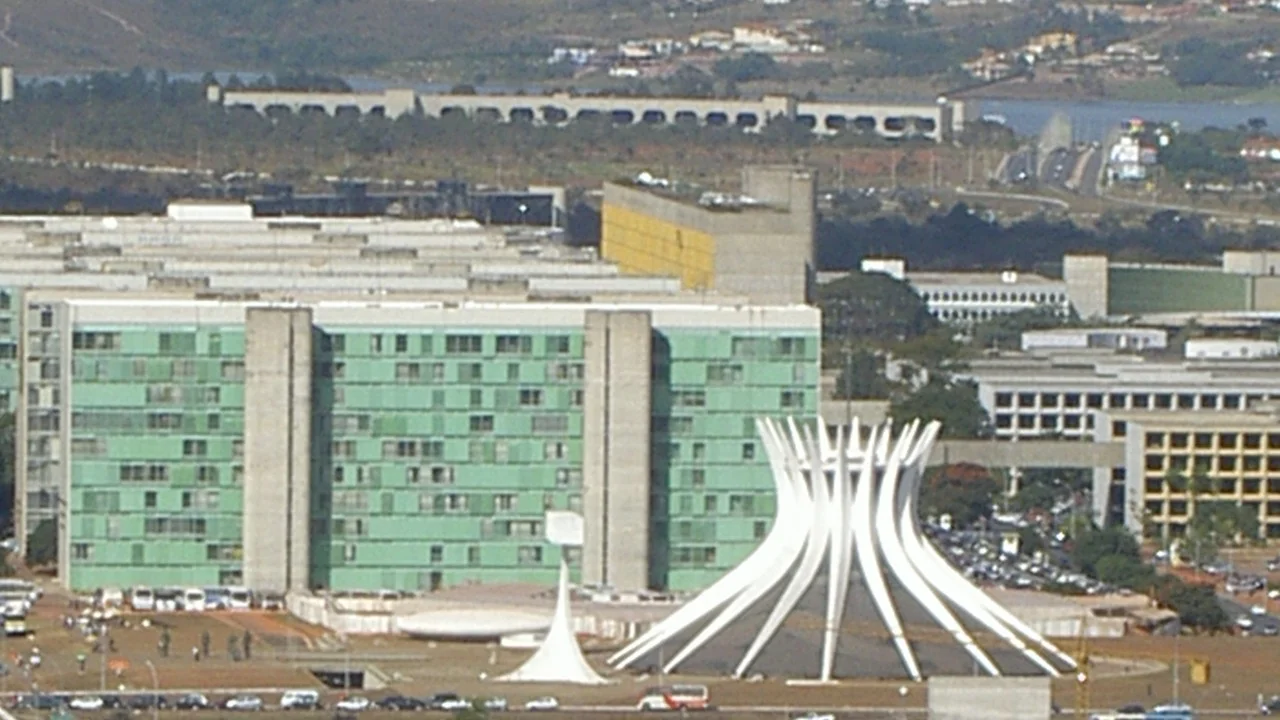 Concursos Federais: Salários de até R$ 23 Mil