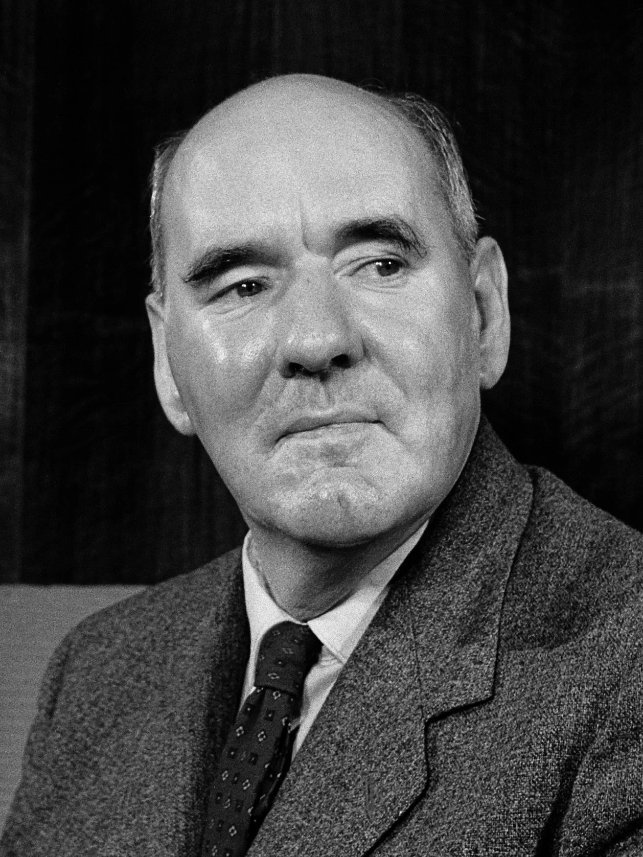 Retrato fotográfico histórico de Cyril Northcote Parkinson em 1961 formulador da Lei de Parkinson