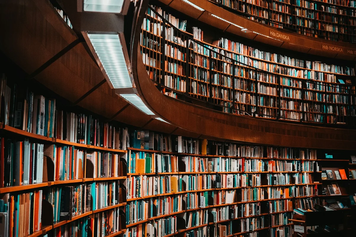 Arquivo documental e digitalização de relatórios em formato PDF padronizado