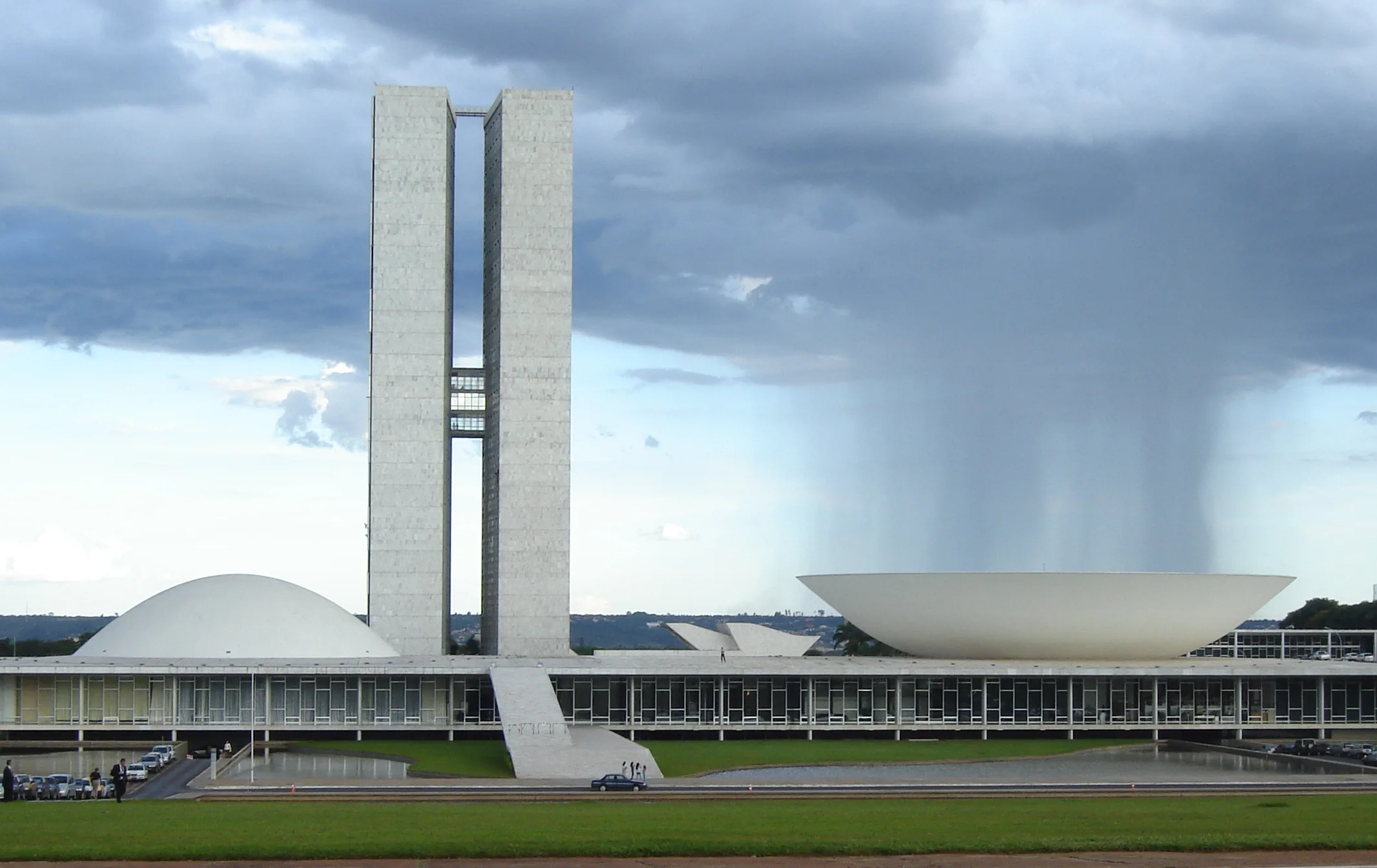 Palácio do Congresso Nacional em Brasília onde leis e regras de concursos públicos são debatidas
