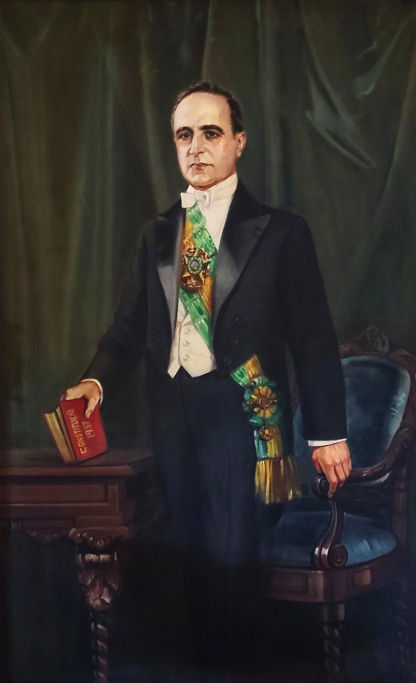 Retrato de Getúlio Vargas no período do Estado Novo, quando estruturou o DASP e centralizou a administração pública federal