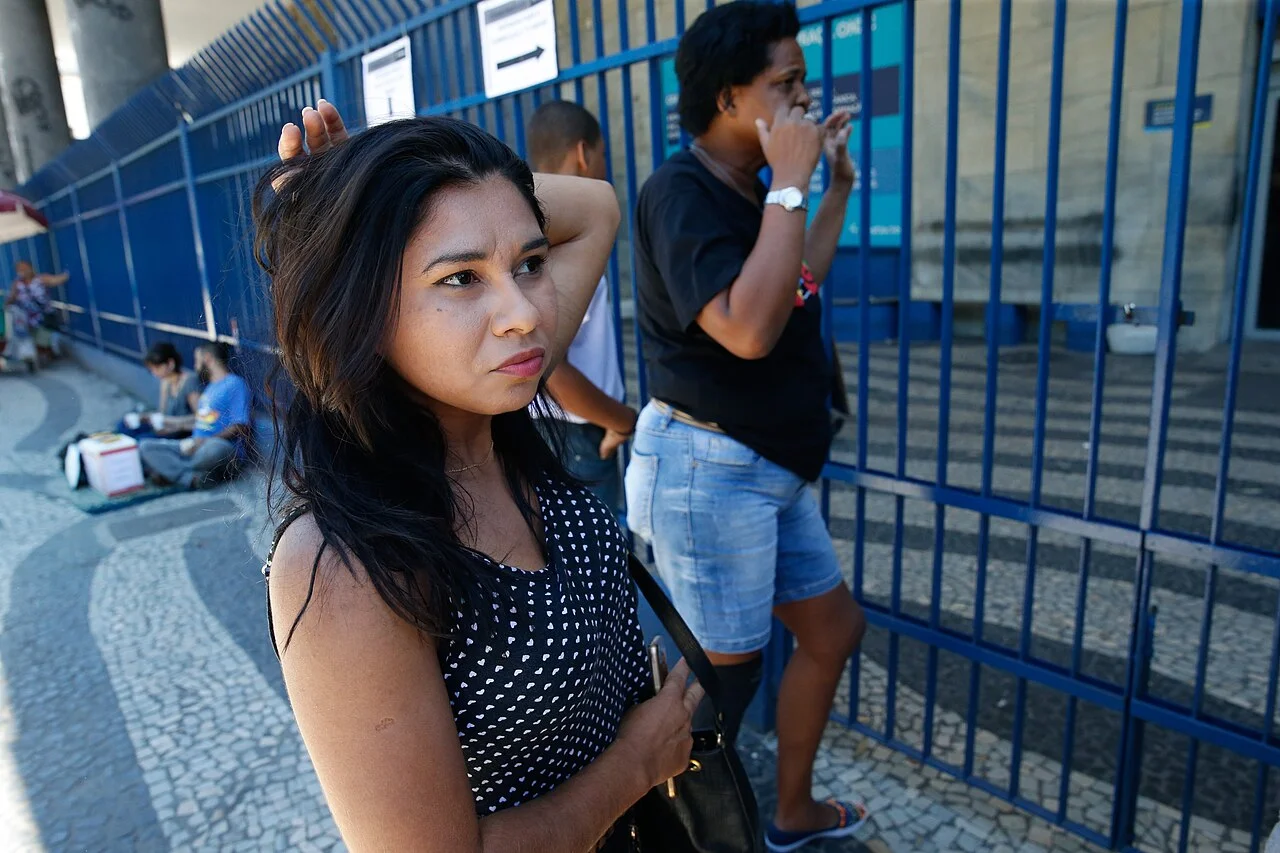 Candidata checando emissão de GRU e boletos bancários legítimos