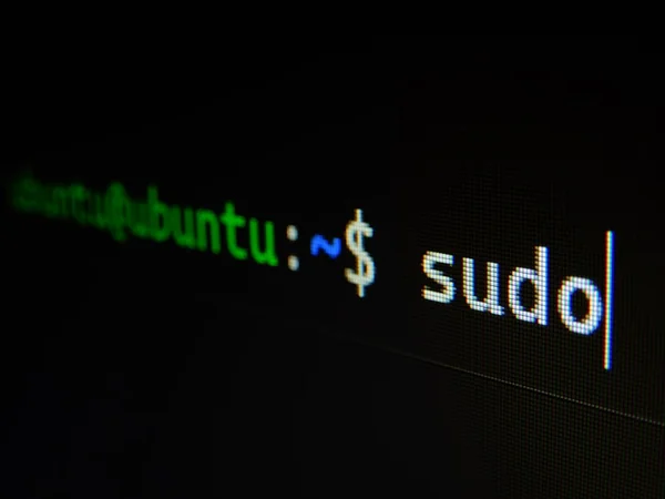 Informatica pcal: Terminal de comandos bash do sistema operacional Linux