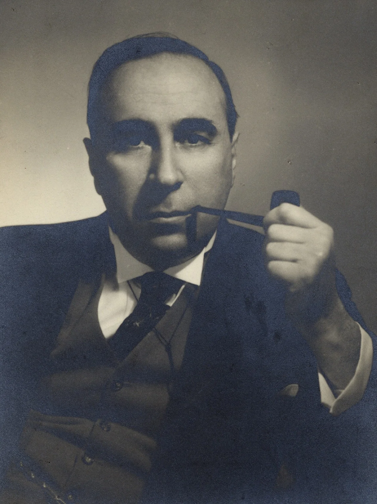 Retrato histórico do diplomata Maurício Nabuco em 1938, pioneiro na aplicação de concursos meritocráticos no Itamaraty e conselheiro da reforma do Estado