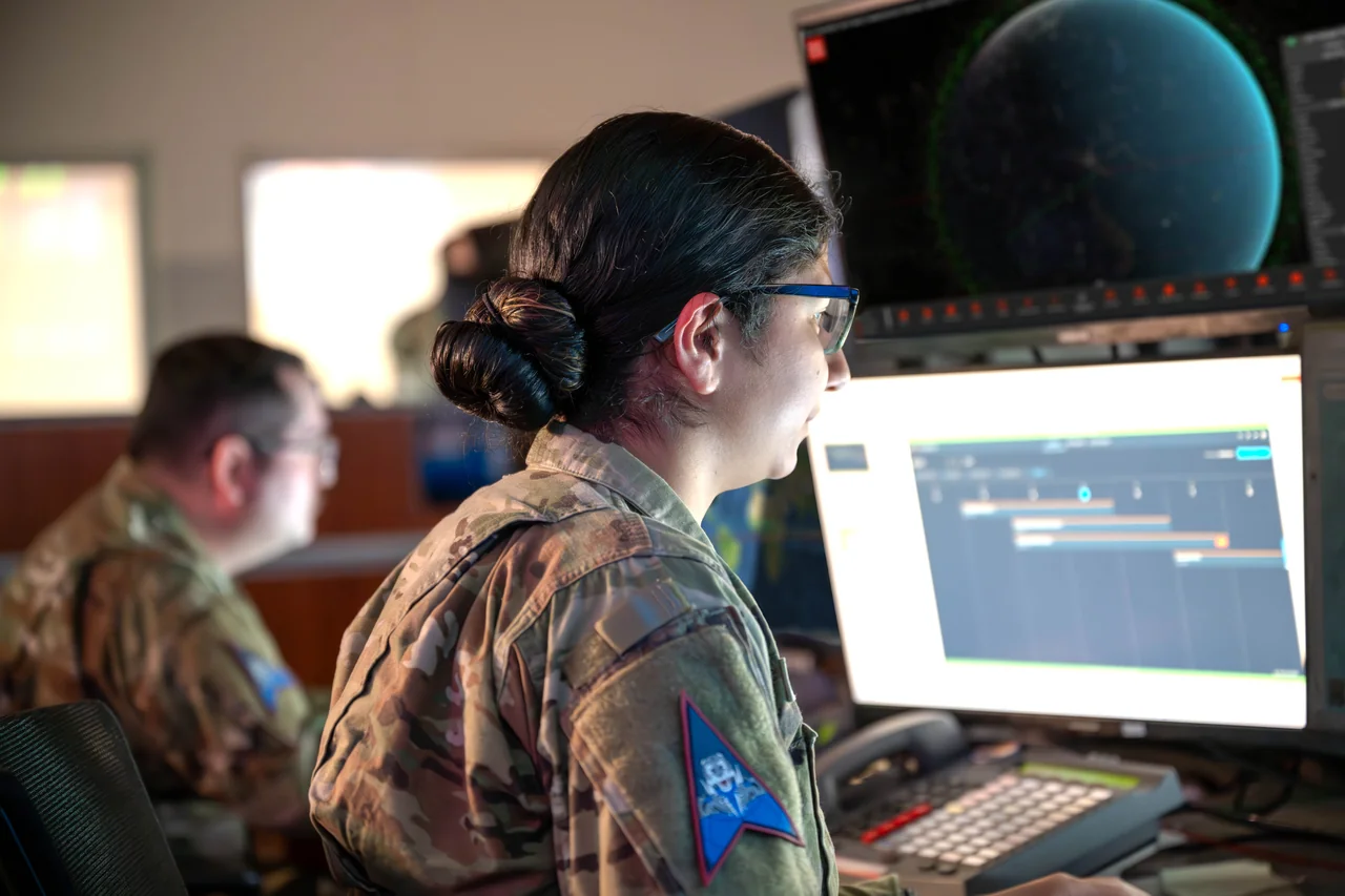 Organizações Criminosas PCAL: Estação de controle de inteligência policial e monitoramento de comunicações e ações controladas