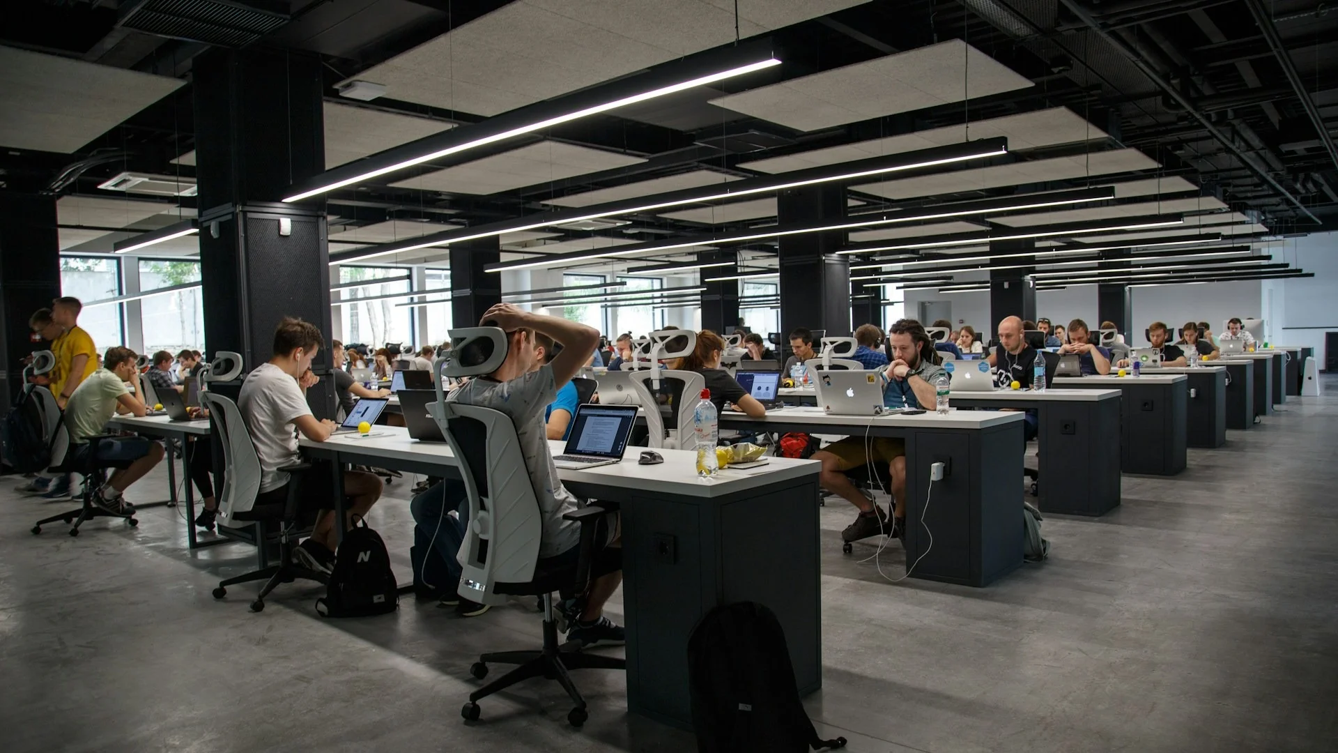 Agentes de Tecnologia do Banco do Brasil atuando em engenharia de software e cibersegurança