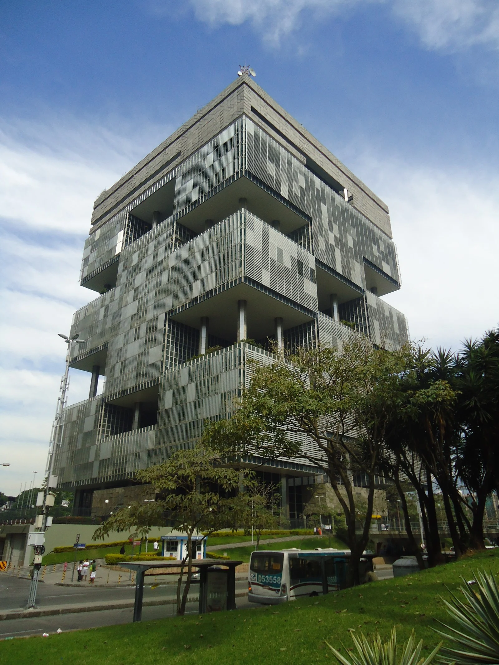 Edifício sede da Petrobras e Transpetro no centro do Rio de Janeiro