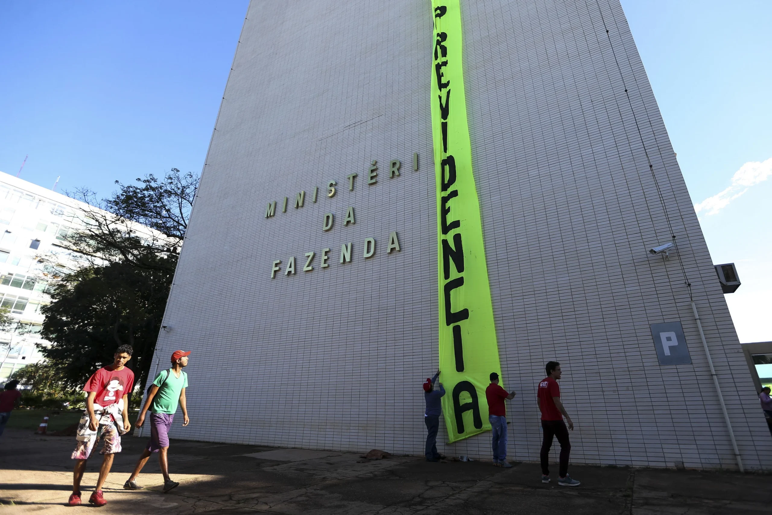 Edifício sede do Ministério da Fazenda na Esplanada dos Ministérios em Brasília